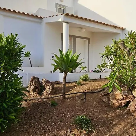 Jos Near Marinaebeach Αλμπουφέιρα